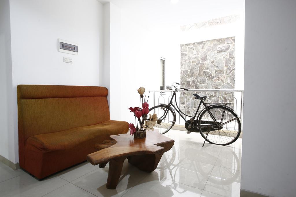 Reddoorz Near Cilandak Town Square Hotel Jakarta Ngoại thất bức ảnh