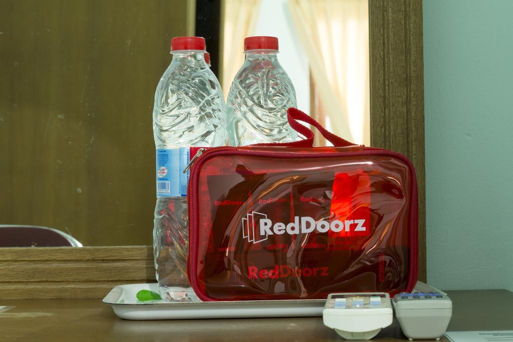 Reddoorz Near Cilandak Town Square Hotel Jakarta Ngoại thất bức ảnh