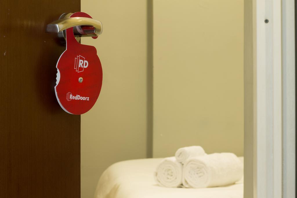 Reddoorz Near Cilandak Town Square Hotel Jakarta Ngoại thất bức ảnh