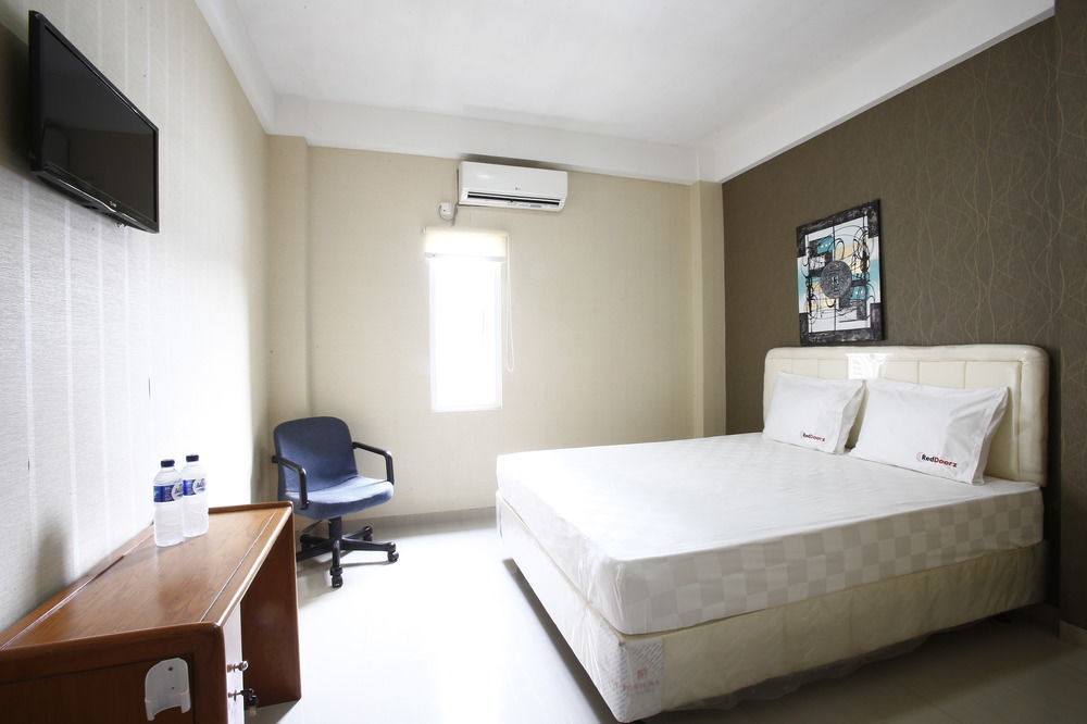 Reddoorz Near Cilandak Town Square Hotel Jakarta Ngoại thất bức ảnh