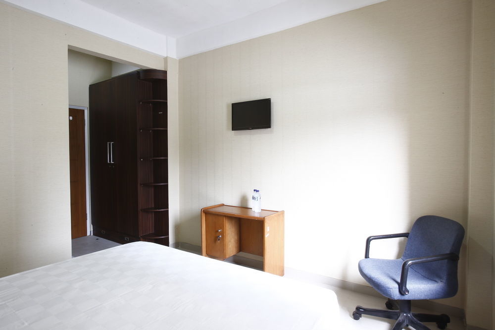 Reddoorz Near Cilandak Town Square Hotel Jakarta Ngoại thất bức ảnh