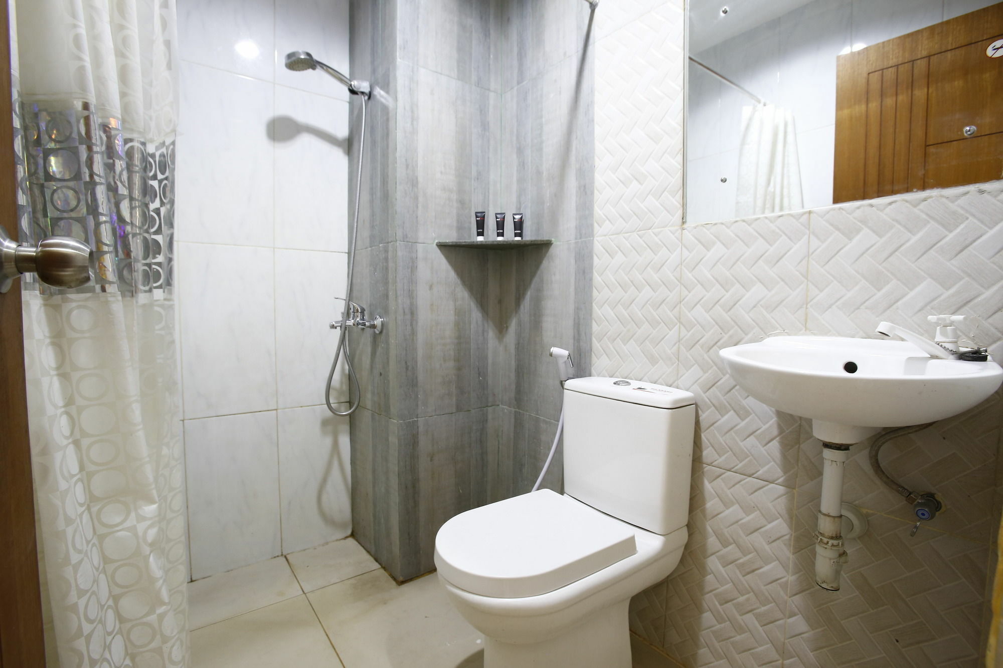 Reddoorz Near Cilandak Town Square Hotel Jakarta Ngoại thất bức ảnh