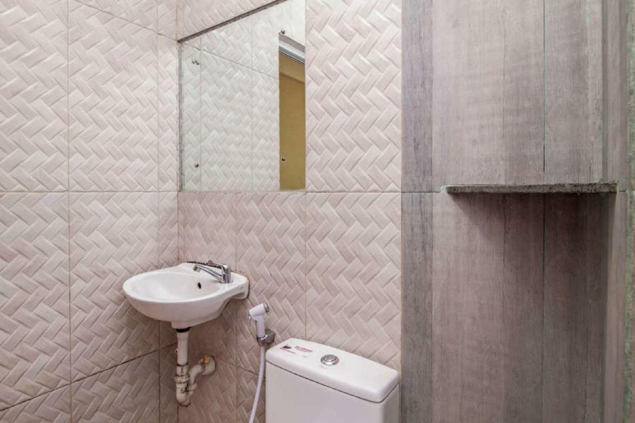 Reddoorz Near Cilandak Town Square Hotel Jakarta Ngoại thất bức ảnh